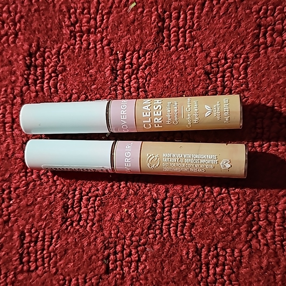 Lots of 2 Cover Girl Clean fresh hydrating concealer.